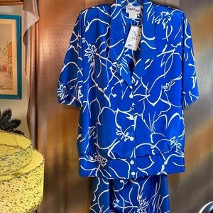 Vintage 90’s 2 piece blue polyester dress set. 42” chest 30” waist 135